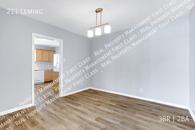 Building Photo - 211 Leming-