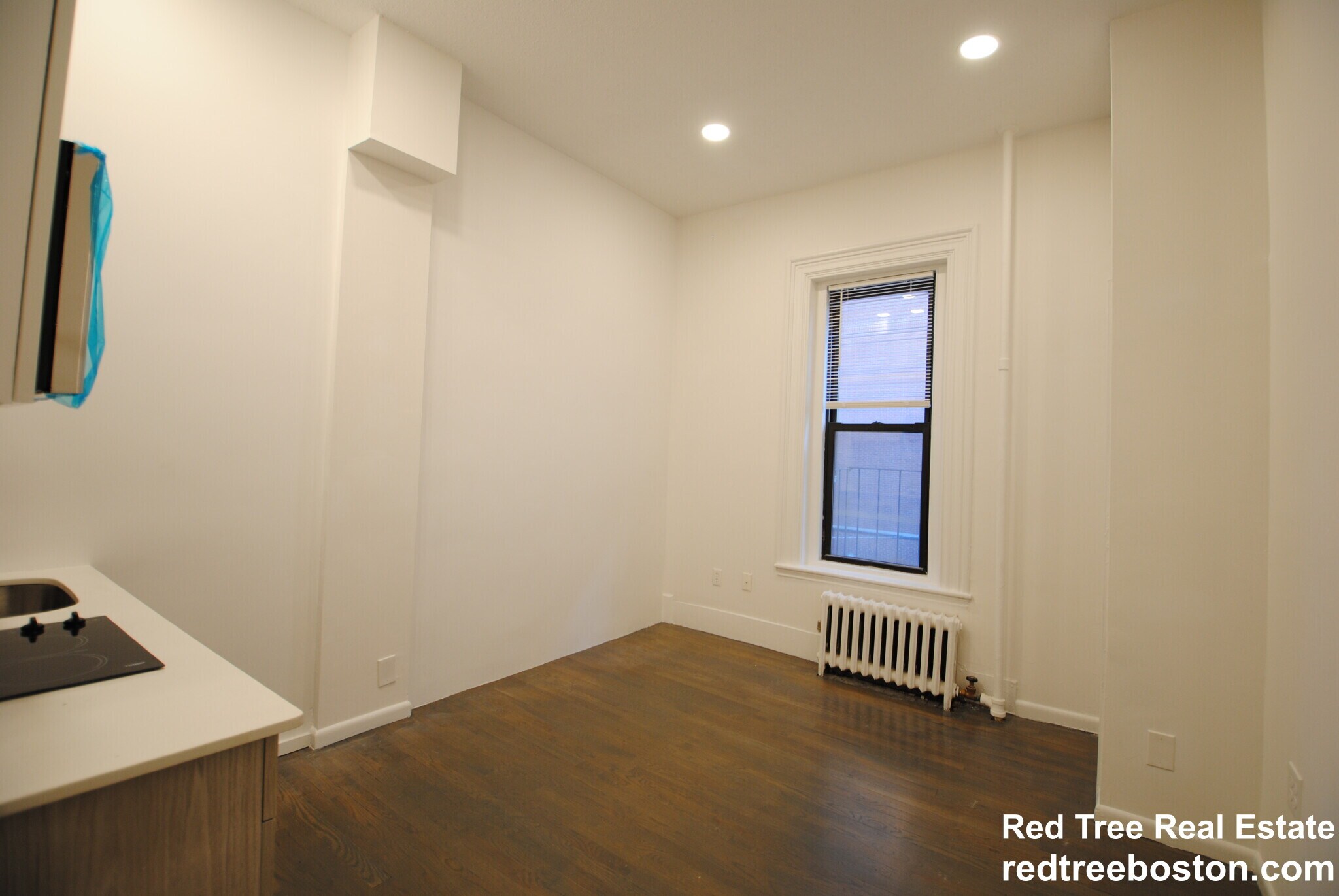 Building Photo - 270 Newbury St