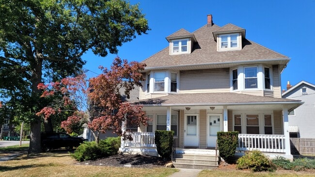 Primary Photo - 1357 Riverside Dr