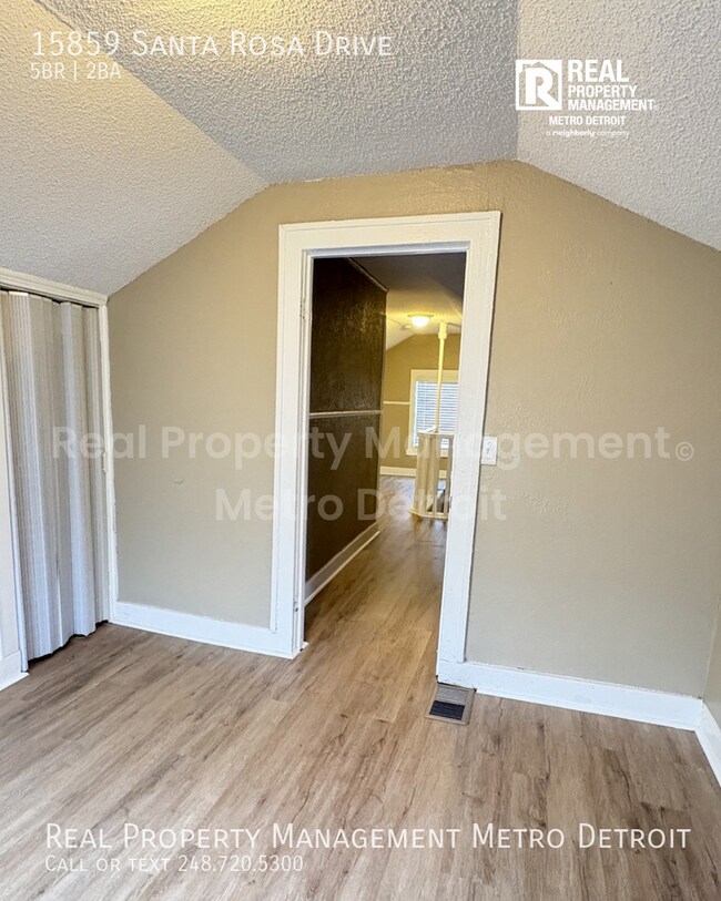 Building Photo - 15859 Santa Rosa Dr