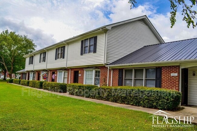 Building Photo - 3412-D N Walnut St