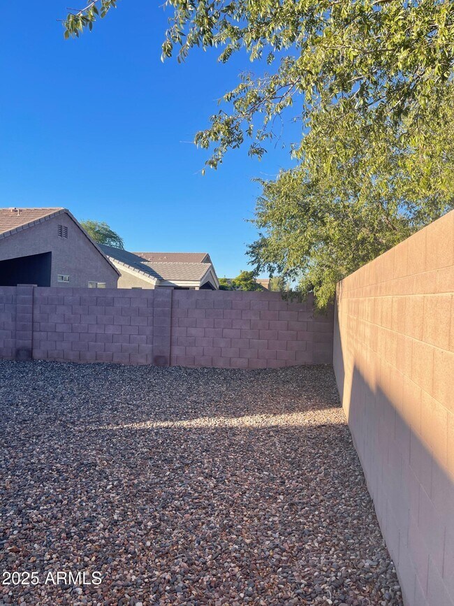 Building Photo - 5707 S 31st Dr