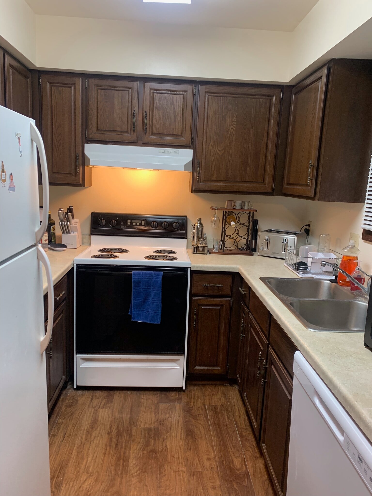 Building Photo - 912 W MacArthur Ave