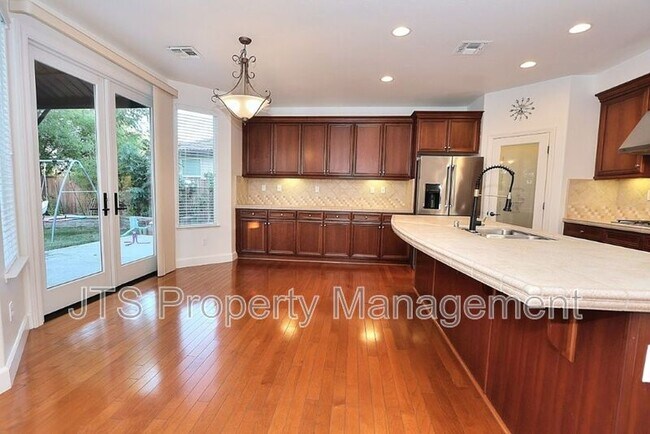 Building Photo - 5602 Jerry Litell Way