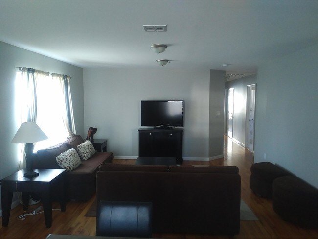 Building Photo - 255-257 New Jersey Railroad Ave