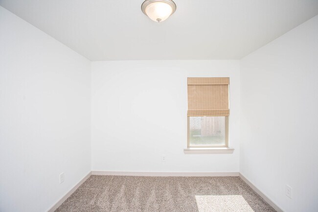 Building Photo - 2906 133rd St