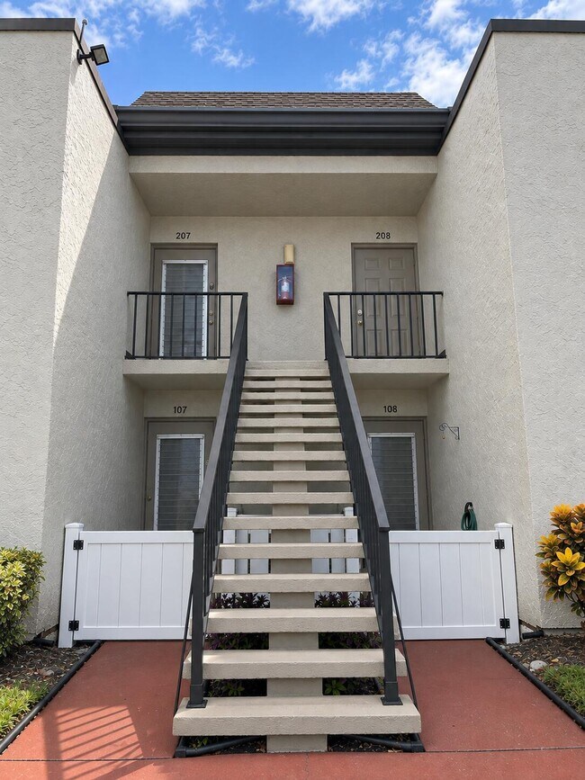 Building Photo - 9 Willowbrook Ln