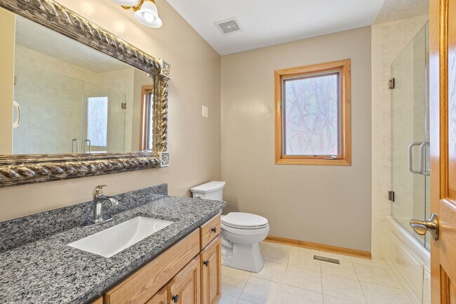 Building Photo - 5614 S Moody Ave