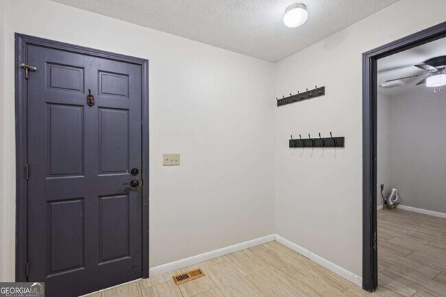 Building Photo - 7379 N Mitchell Ct