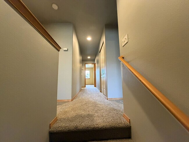 Building Photo - Spacious 4-Bedroom Home Near Lake Stevens in Desirable Noble Court