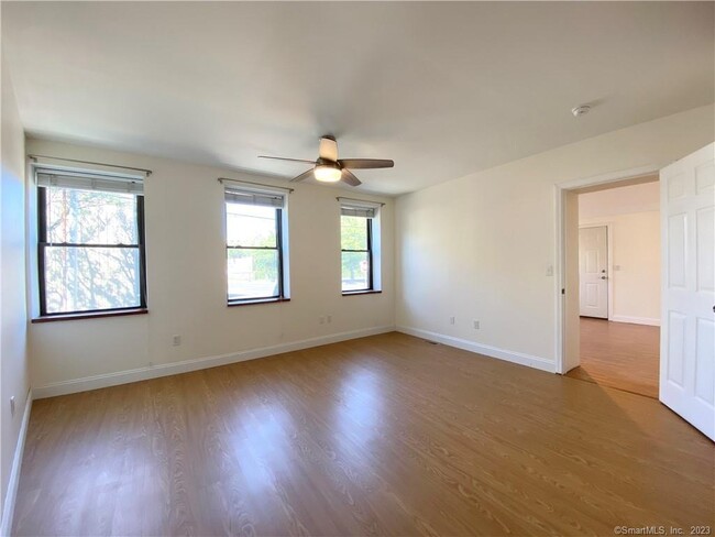 Building Photo - 135 Olive St