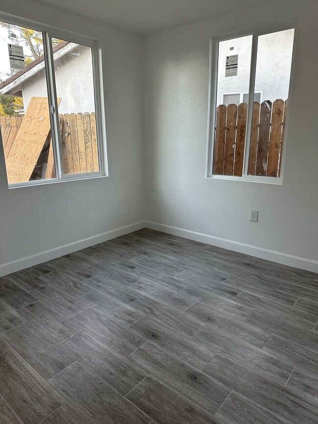 bedroom - 3054 Stevens St