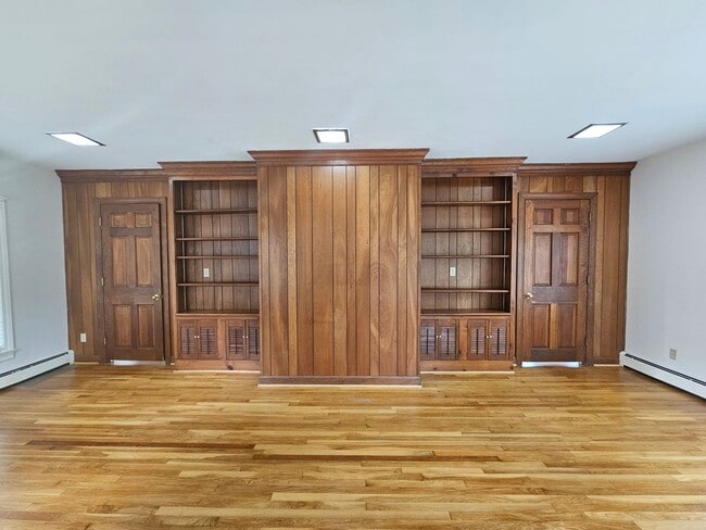 Building Photo - WITCH DUCK POINT