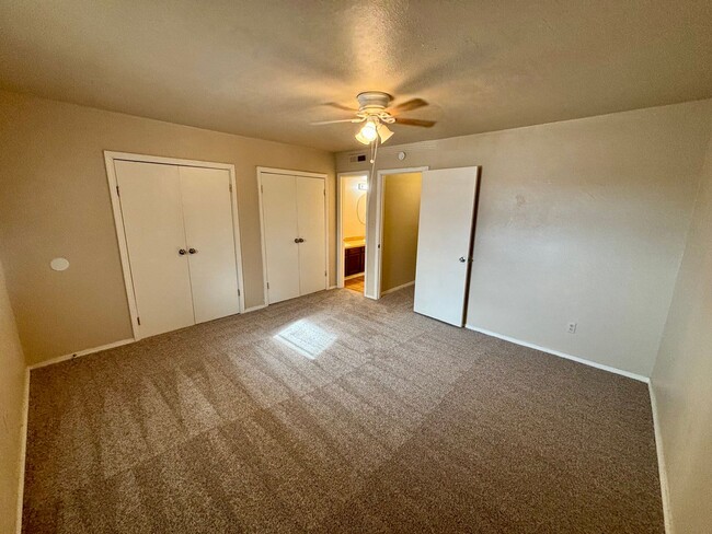 Building Photo - Cozy 2 Bedroom, 1.5 Bathroom in Norman