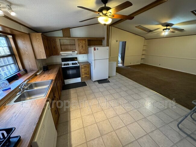 Building Photo - 7308 Turtledove Ln NE