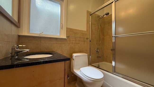 Building Photo - DREAM HOME! Spacious 3 BR + Sunroom/ 1.5 BA  in the Richmond area- AMSI