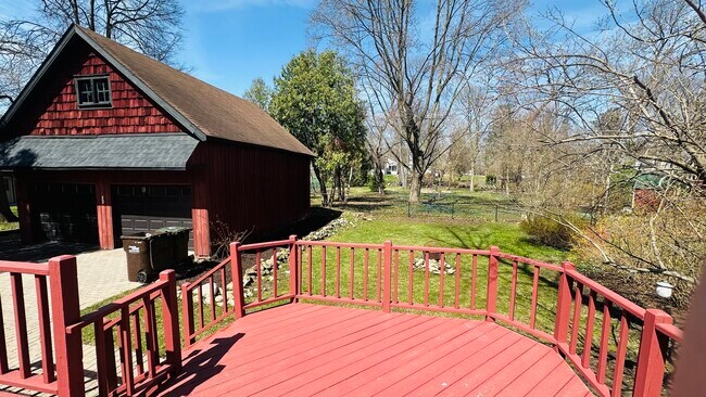 Building Photo - 124 W Crystal Lake Ave