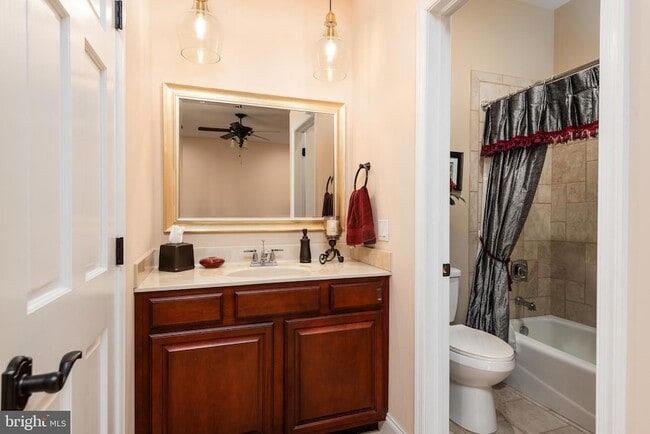 Building Photo - 2620 Love Point Rd