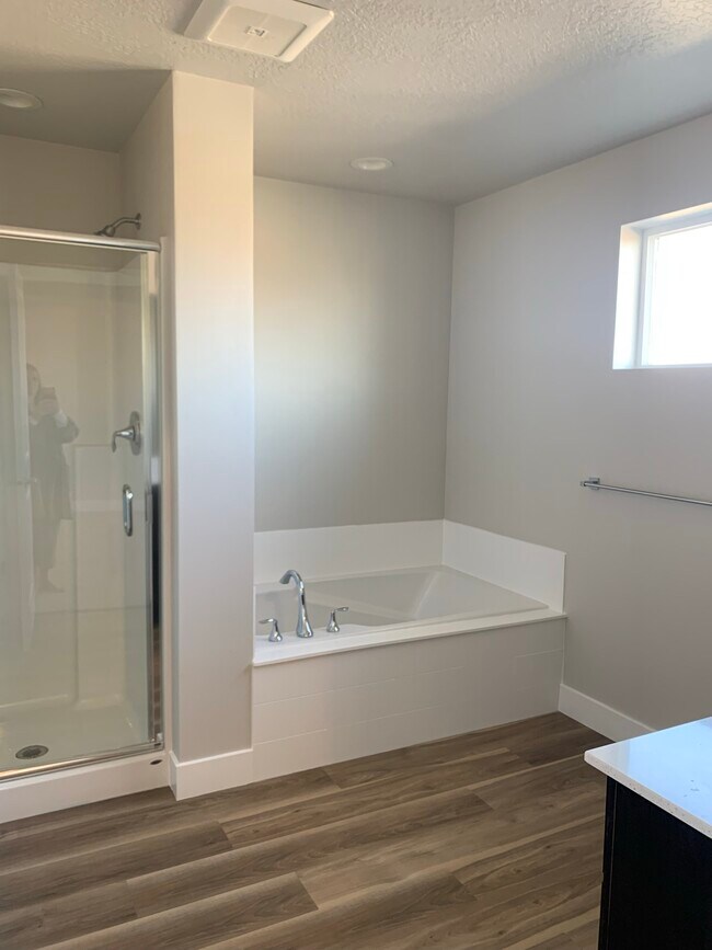 Building Photo - 70 E Ginger Gold Rd