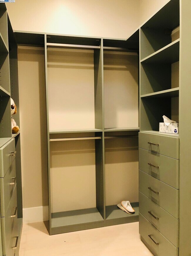 Building Photo - 466-4B1 Ruthven,Palo Alto CA 94301