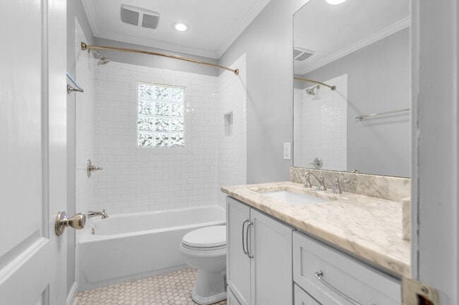 Building Photo - 702 Canebrake Dr