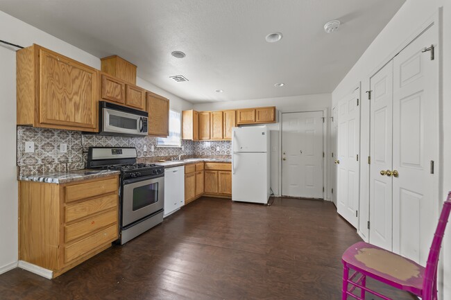 Building Photo - 3723 W 53rd Pl