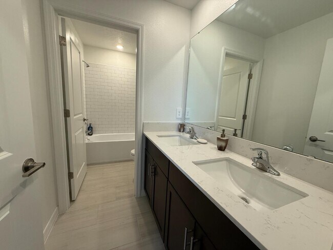 Building Photo - 3605 Great Pk Ct