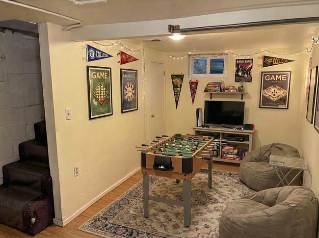 Building Photo - 6 Month lease special, $200/mo off per month! Priced at $1795 after discount. Cute House For Rent...