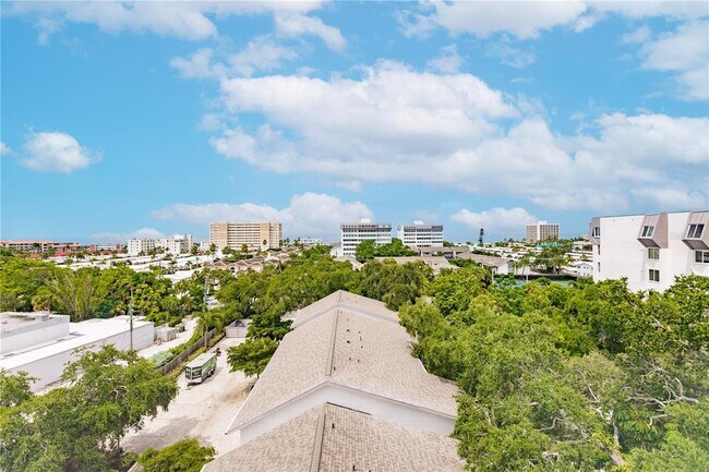 Building Photo - 1200 E Peppertree Ln