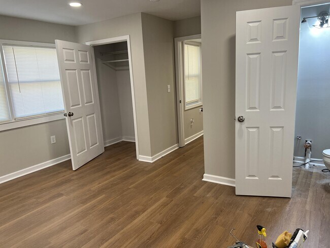 Building Photo - 230 Habersham Dr