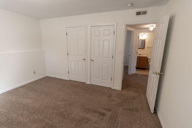 Building Photo - 280 Apple Tree Ct