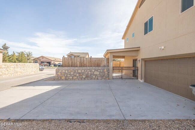 Building Photo - 14447 Onnie Kirk Ave