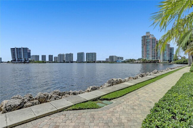 Building Photo - 3530 Mystic Pointe Dr