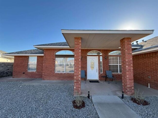 Building Photo - 2409 Saguaro Loop
