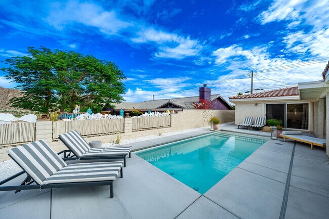Building Photo - 53680 Avenida Montezuma