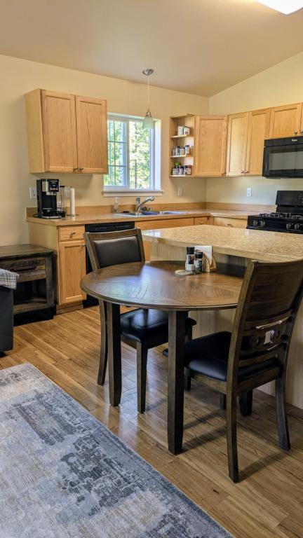 Building Photo - 4866 S Danielle St