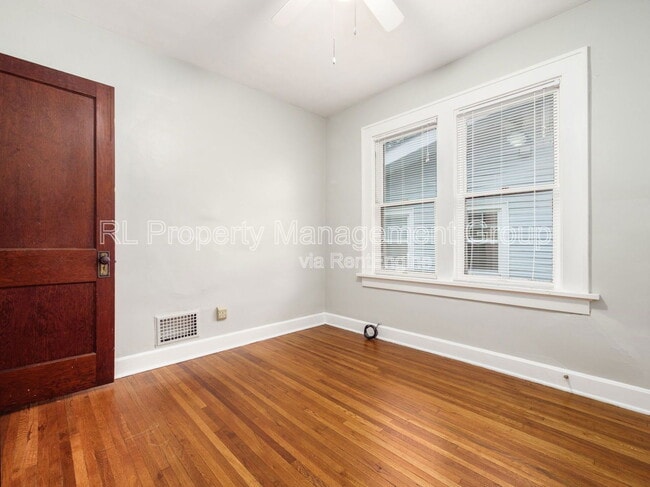 Building Photo - 219 Olentangy St