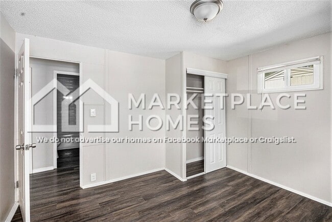 Building Photo - 4528 N Forest Ave