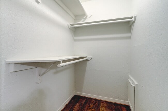Building Photo - 2023 Huldy St