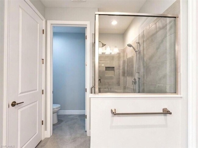 Building Photo - 2549 Seychelles Dr