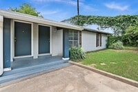 Building Photo - 2712 St Edwards Cir