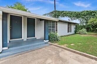 Building Photo - 2712 St Edwards Cir