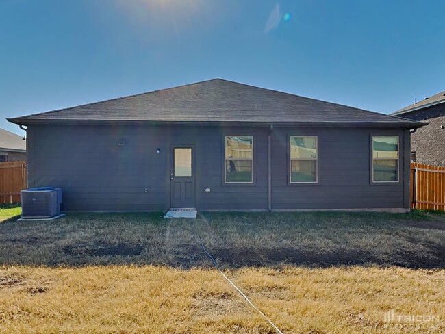 Building Photo - 194 Switchback Hl Rd