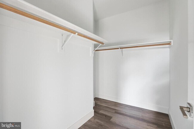 Building Photo - 2600 4th St NE