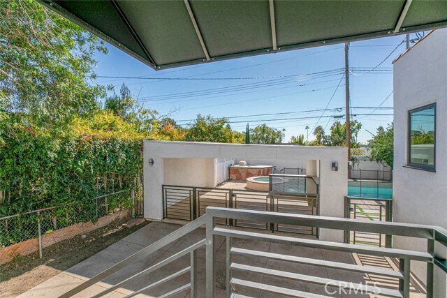 Building Photo - 528 Spencer St