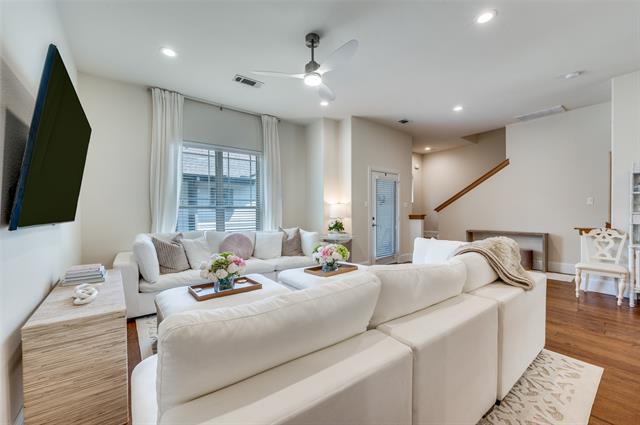 Building Photo - 5916 Hudson St