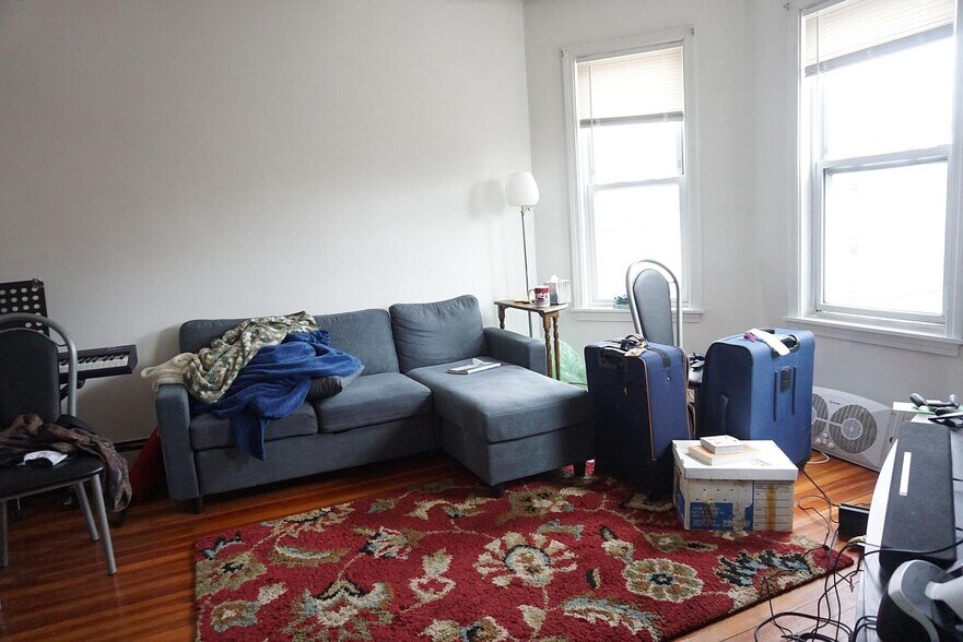 Building Photo - 58 Mansfield St