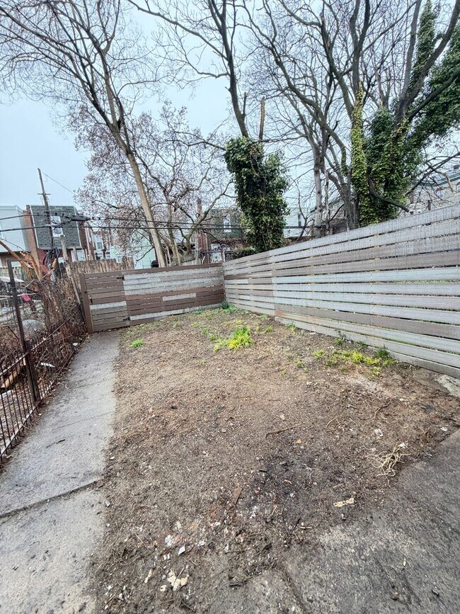 Building Photo - ??? NEWLY RENOVATED 3 BEDROOMS & 2.5 BATH HOUSE LOCATED IN HADDINGTON