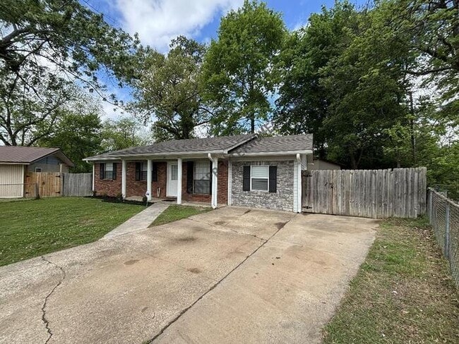 Building Photo - 124 Karen Cove