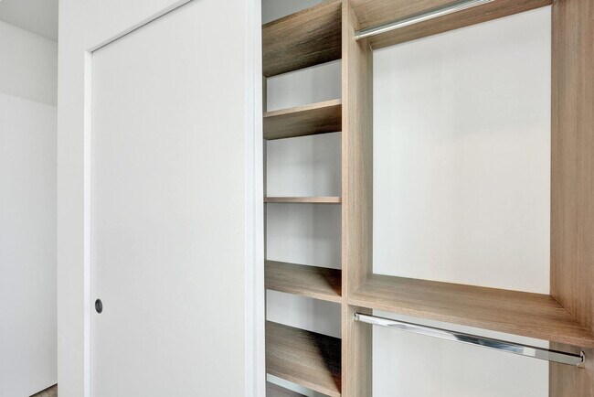 Building Photo - 580 72nd St